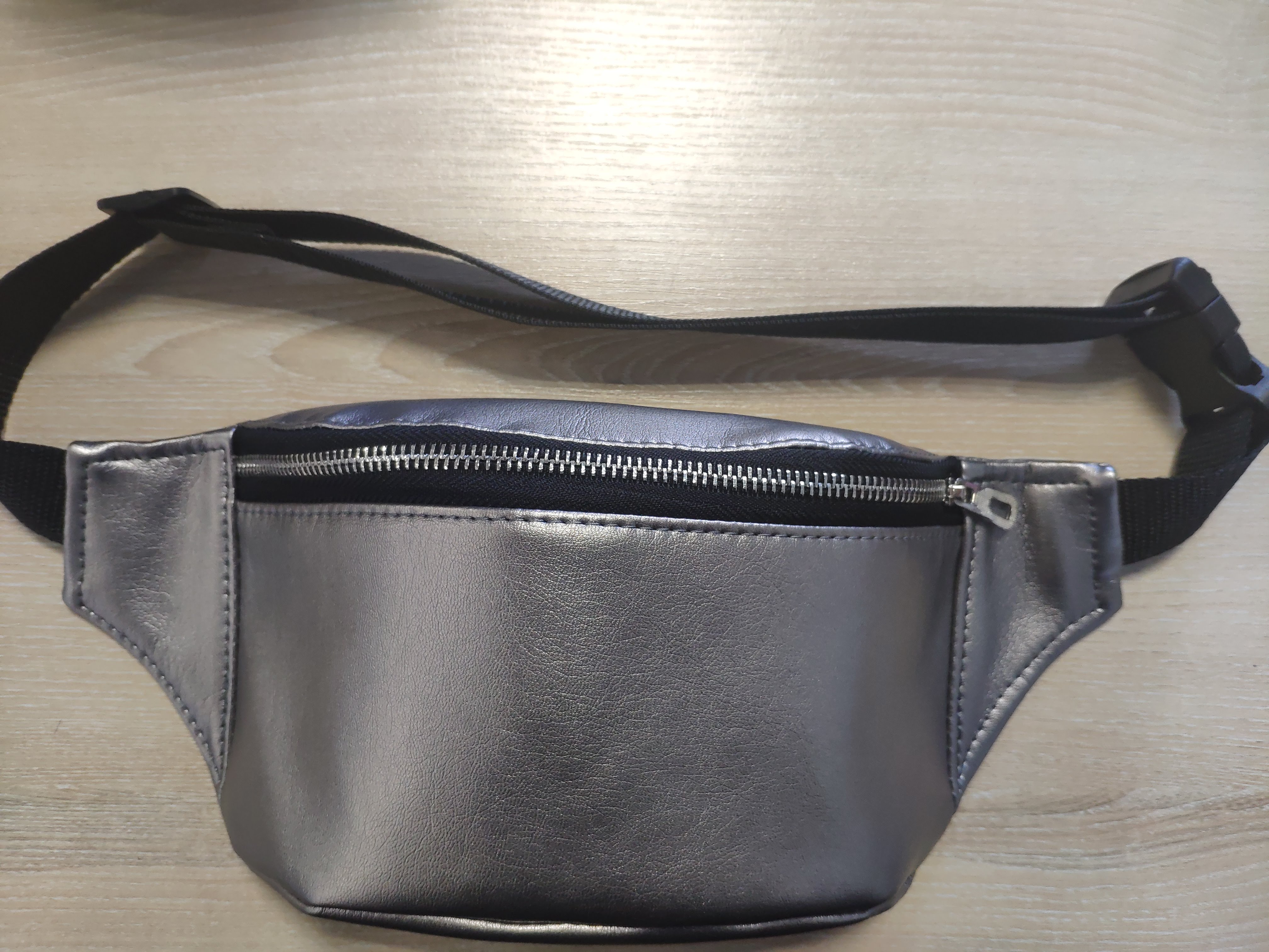 Сумка на пояс Tirso MSS silver dark Сумка на пояс Tirso MSS silver dark