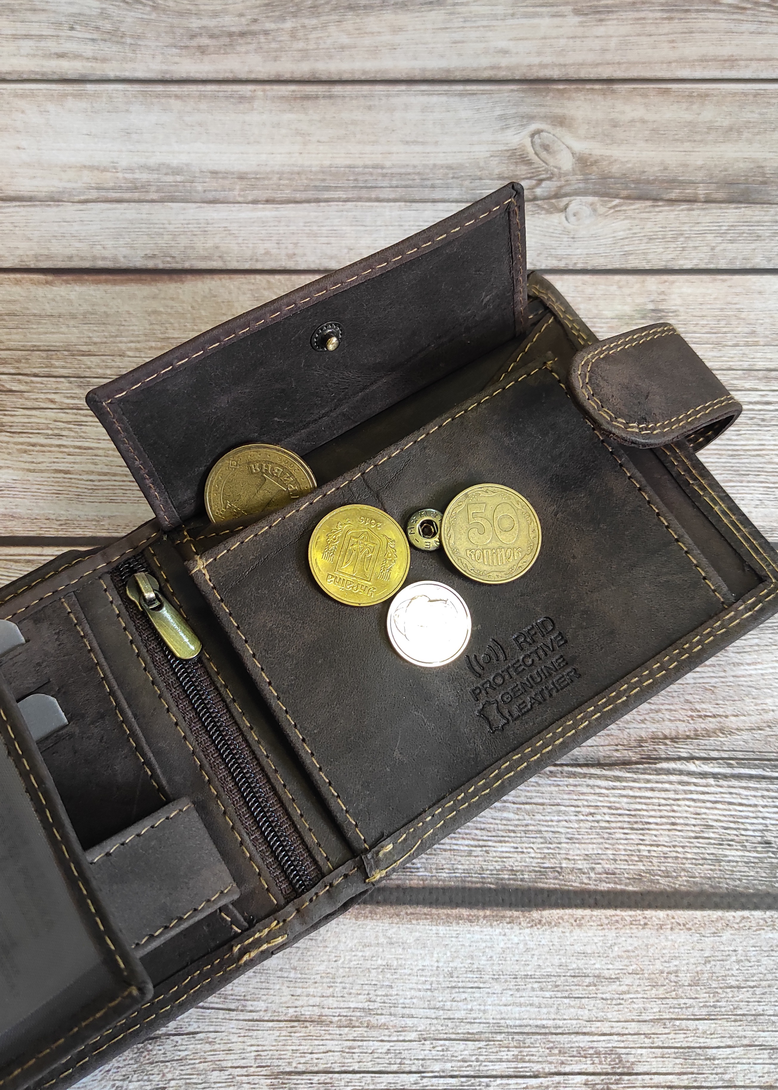 Гаманець чоловічий DNK Leather DNK-N992L-CHM-BROWN коричневий Гаманець чоловічий DNK Leather DNK-N992L-CHM-BROWN коричневий