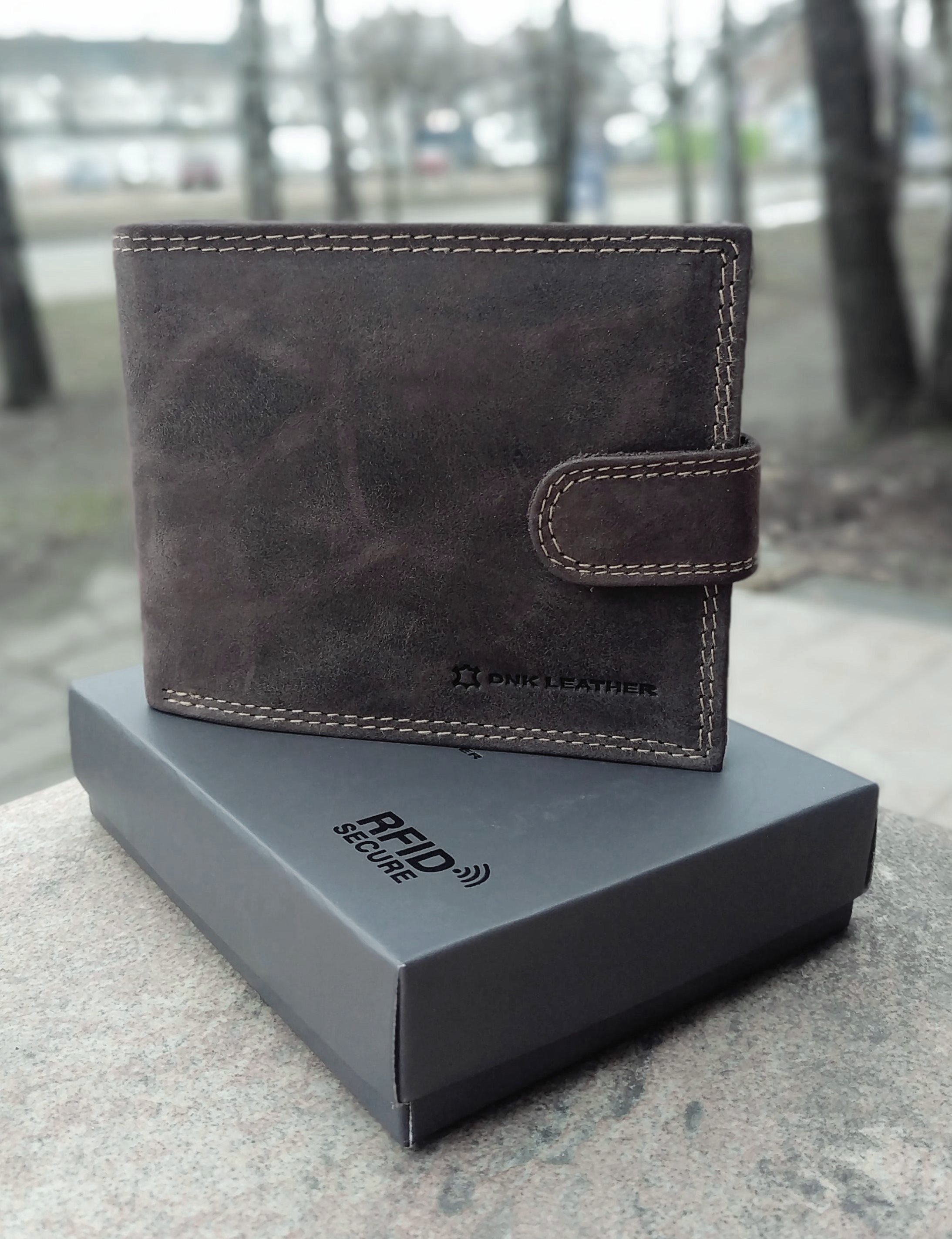 Кошелек мужской DNK Leather N992L-CHM-P коричневый Кошелек мужской DNK Leather N992L-CHM-P коричневый