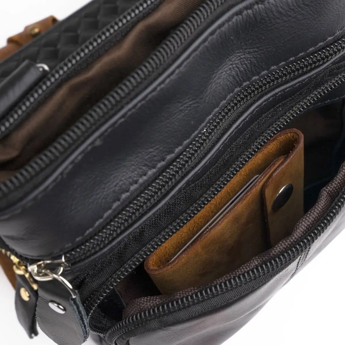 Cумка кожаная компактная DNK Leather dnk-14607 черная Cумка кожаная компактная DNK Leather dnk-14607 черная