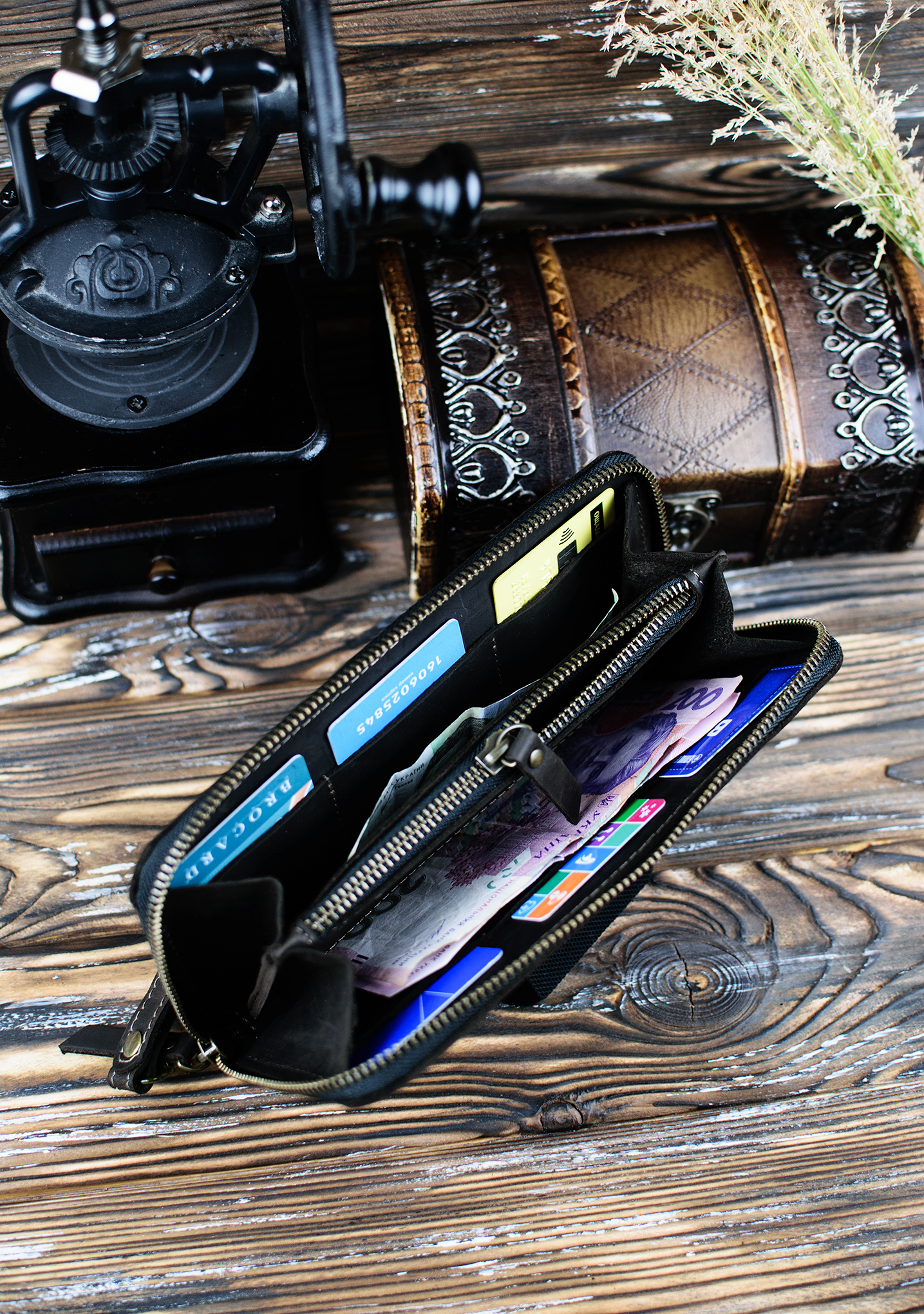 Гаманець шкіряний на блискавці DNK Leather DNK-LW-01-col.F Гаманець шкіряний на блискавці DNK Leather DNK-LW-01-col.F