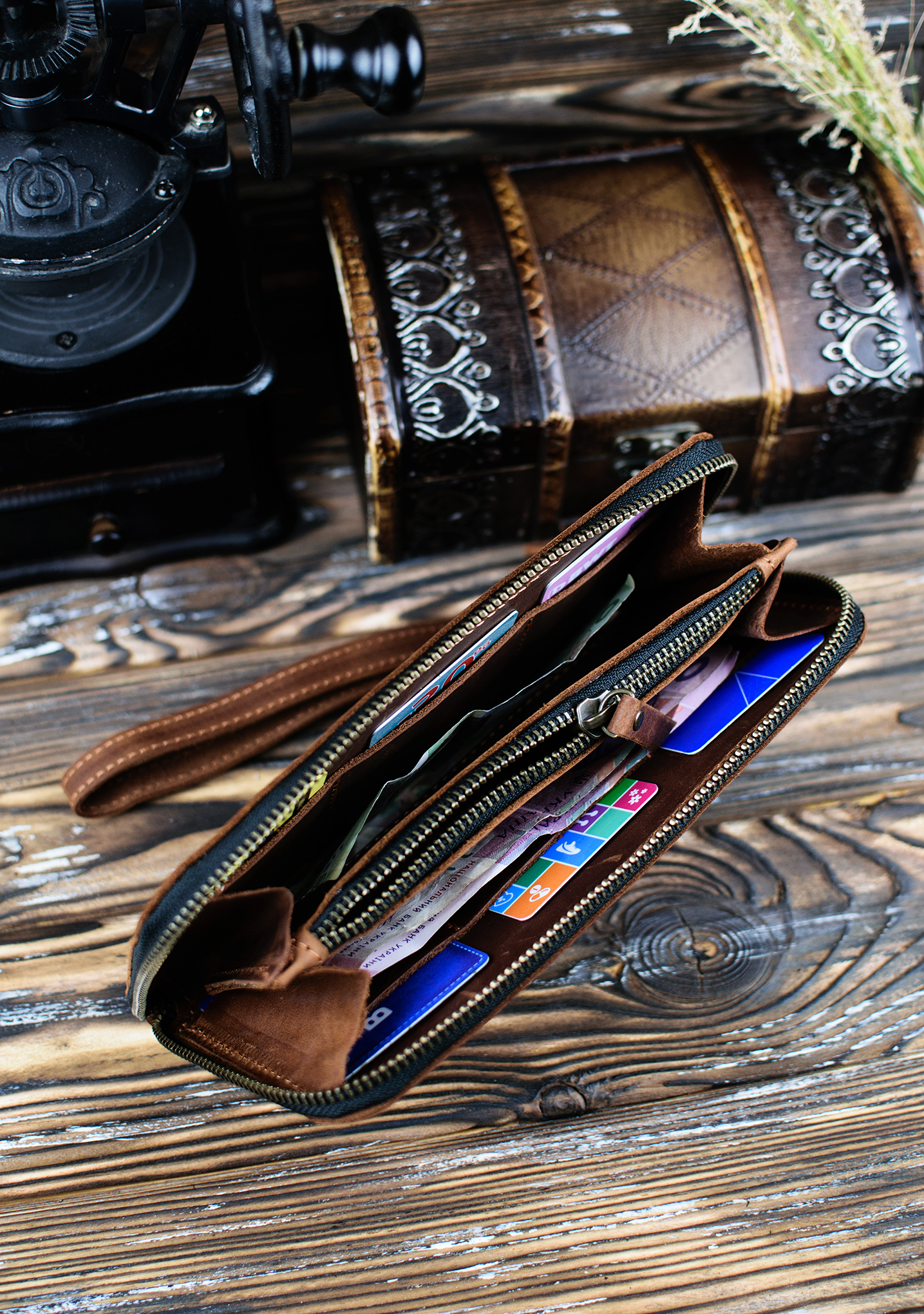 Гаманець шкіряний на блискавці DNK Leather DNK-LW-01-col.N Гаманець шкіряний на блискавці DNK Leather DNK-LW-01-col.N