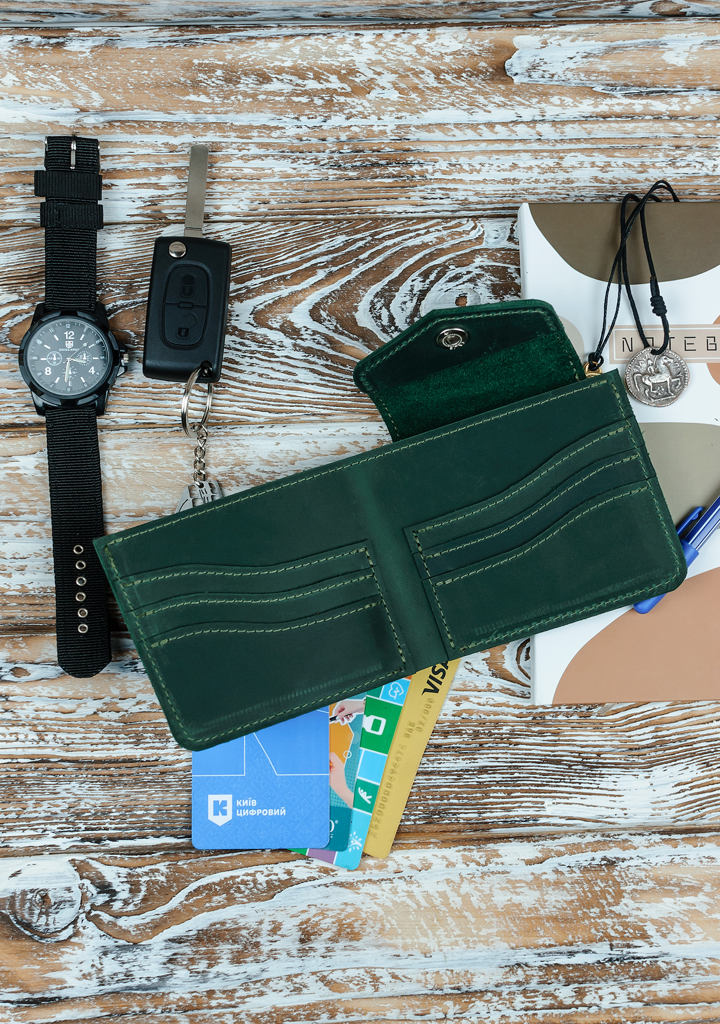 Гаманець шкіряний DNK Leather DNK-LW-08-col.C зелений Гаманець шкіряний DNK Leather DNK-LW-08-col.C зелений