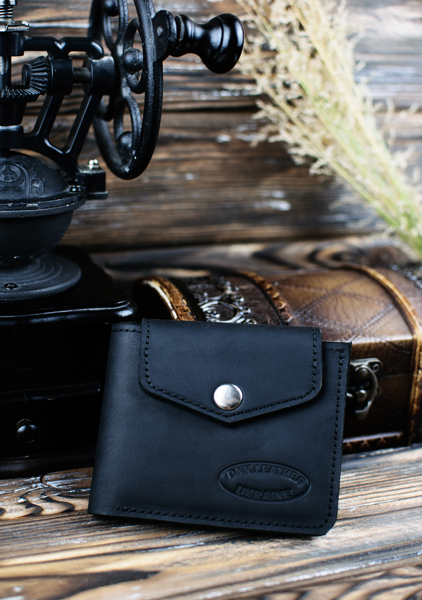 Гаманець шкіряний DNK Leather DNK-LW-08-col.J чорний