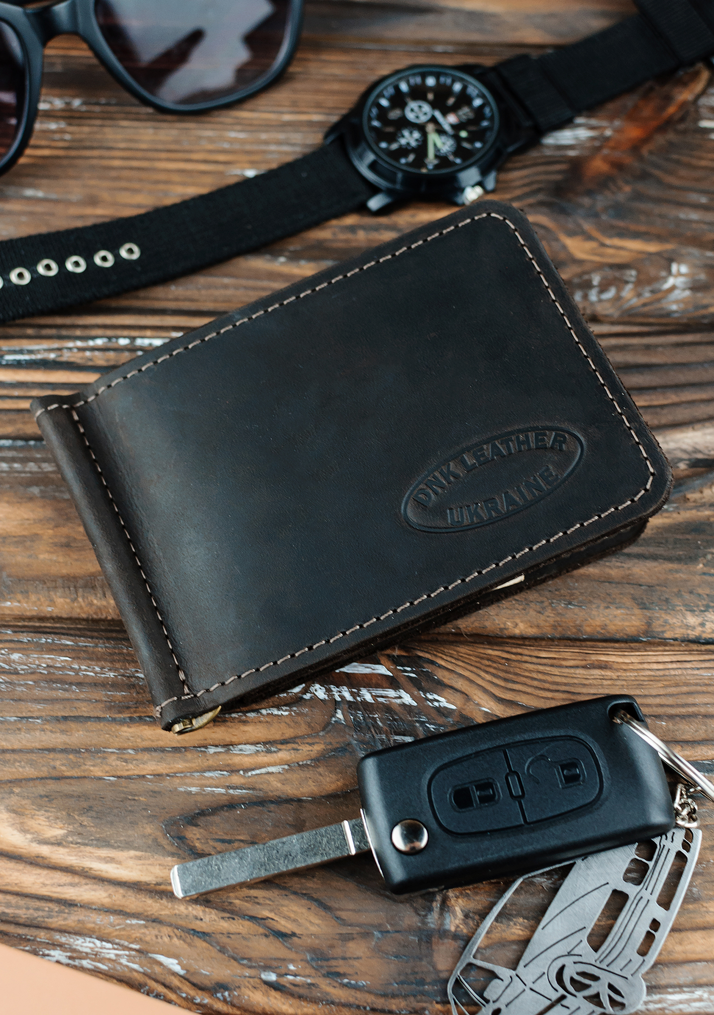 Затиск шкіряний для купюр DNK Leather DNK-LW-09-col.F коричневий