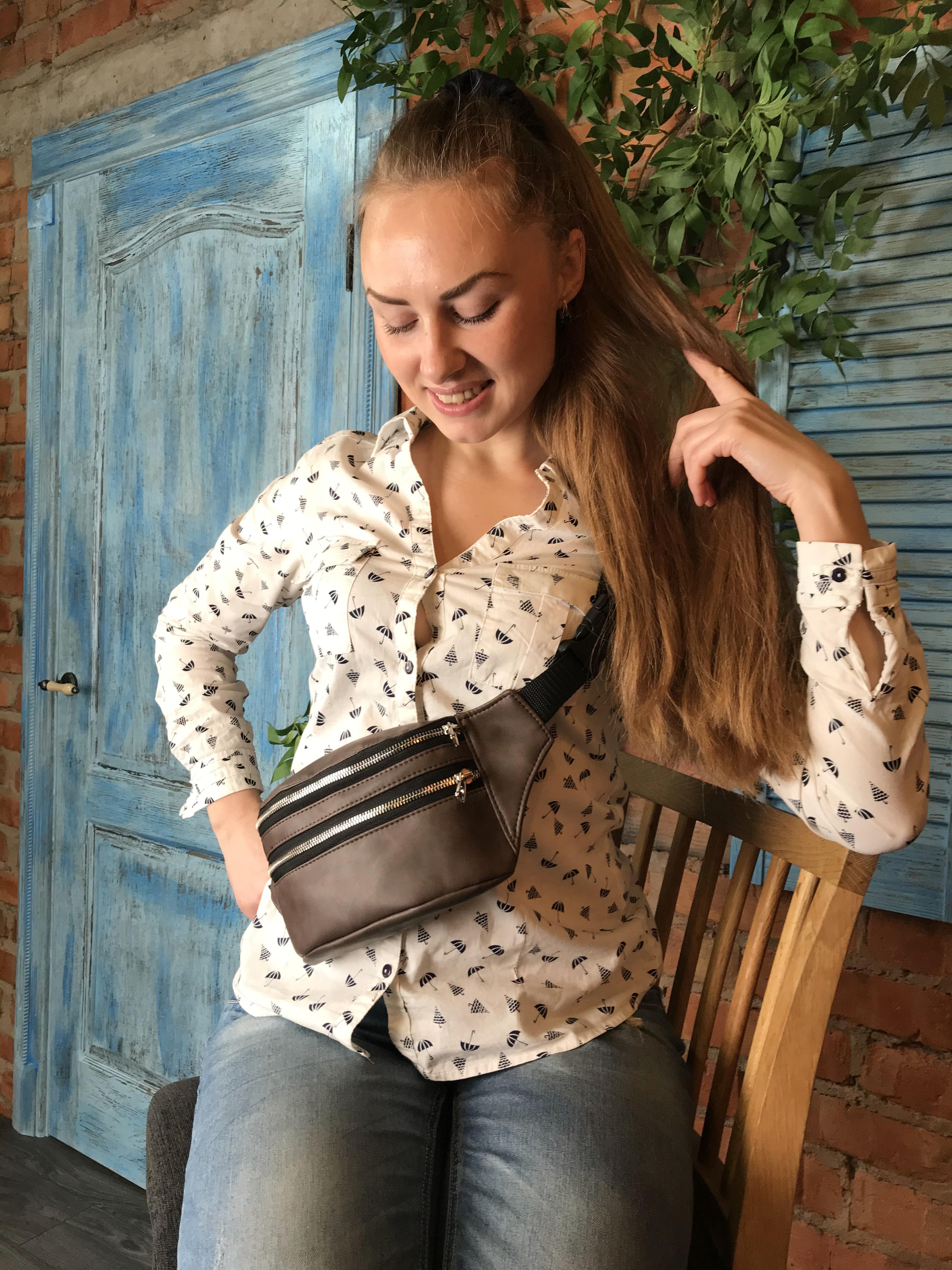 Жіноча сумка на пояс бананка Sambag Tirso LTS коричневий нубук Жіноча сумка на пояс бананка Sambag Tirso LTS коричневий нубук