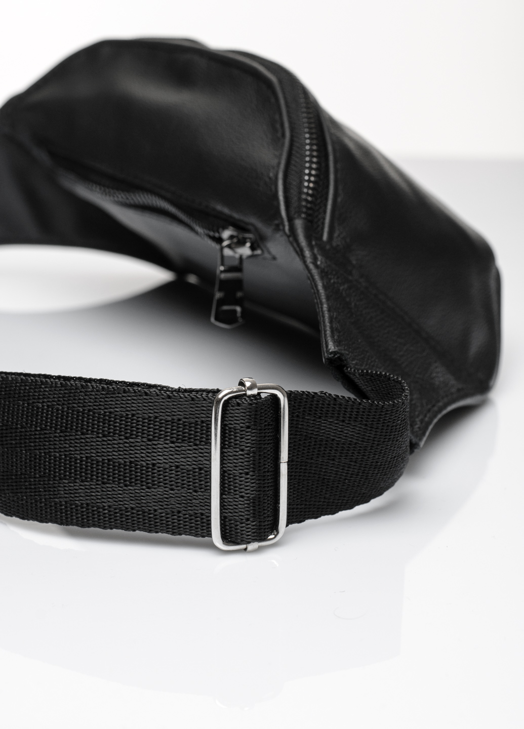 Жіноча сумка на пояс бананка шкіряна Sambag Tirso PSO чорний Жіноча сумка на пояс бананка шкіряна Sambag Tirso PSO чорний